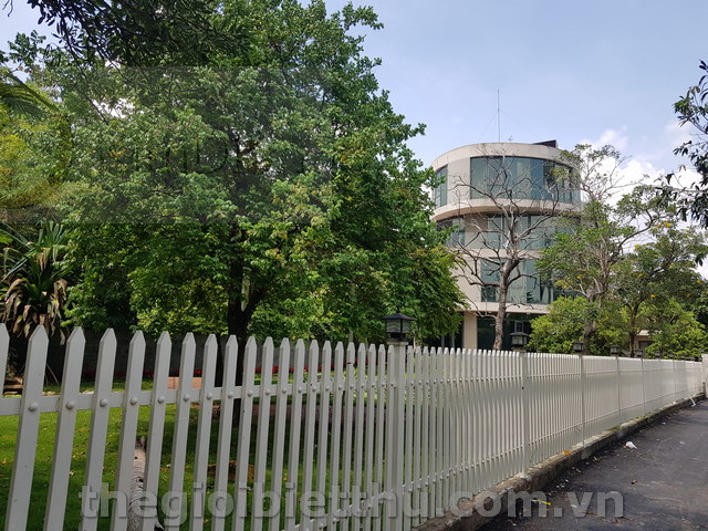 Long description image 1