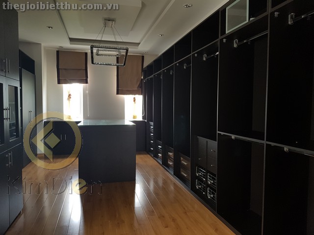 Long description image 1