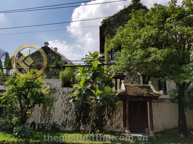 Long description image 1