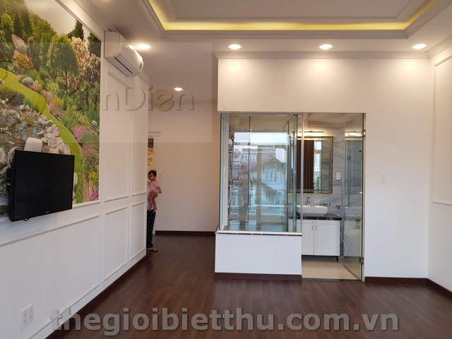 Long description image 1