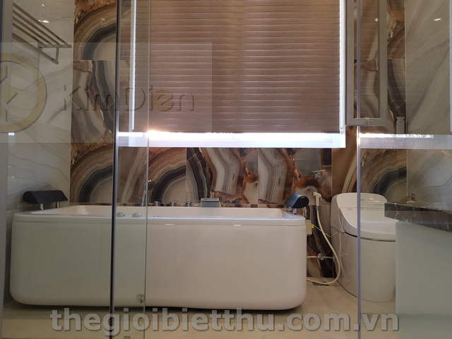 Long description image 1