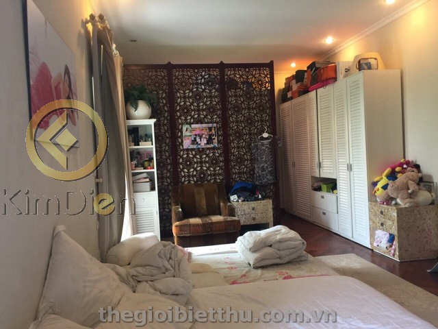 Long description image 1