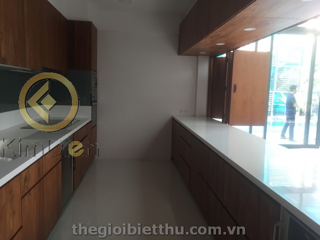 Long description image 1