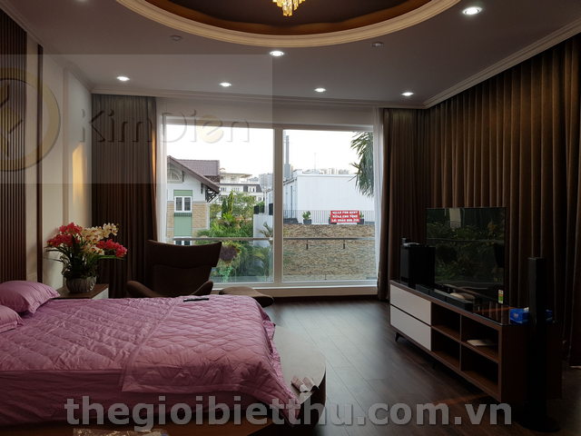 Long description image 1