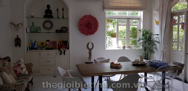 Long description image 1