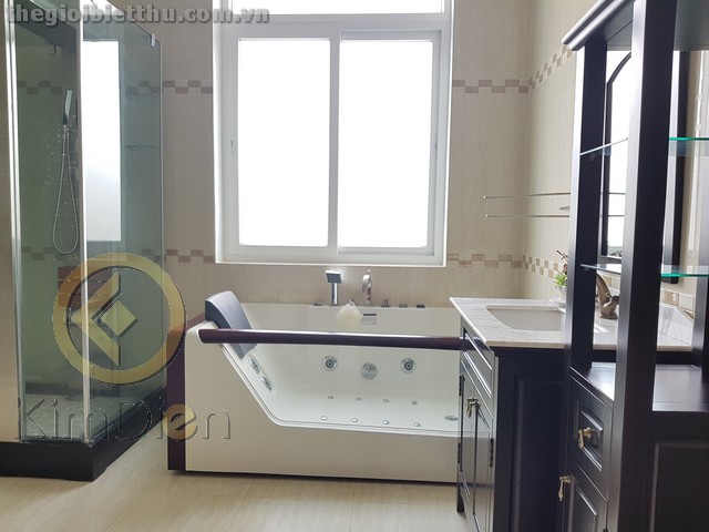 Long description image 1