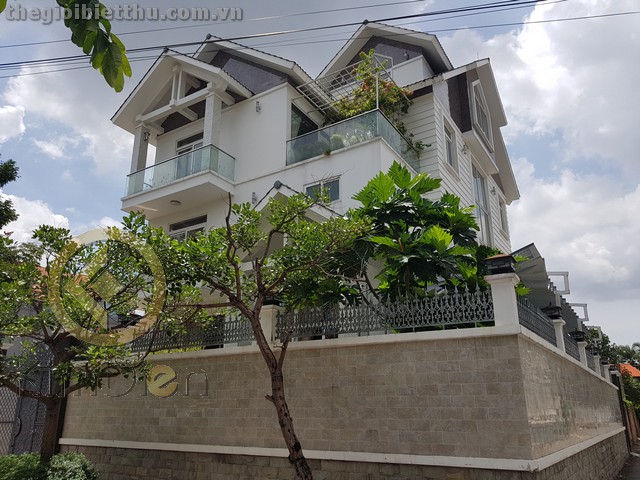 Long description image 1