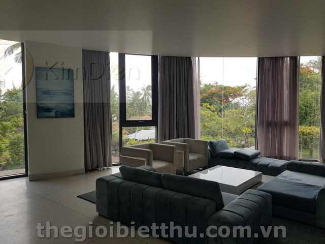 Long description image 1