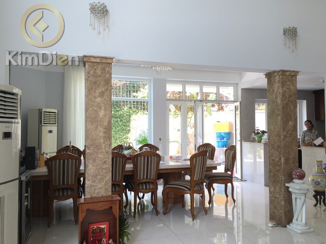 Long description image 1