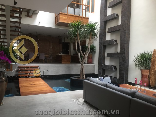 Long description image 1