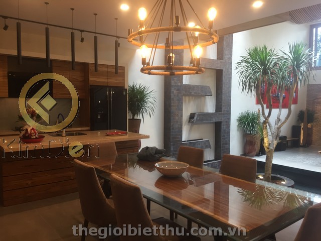 Long description image 1