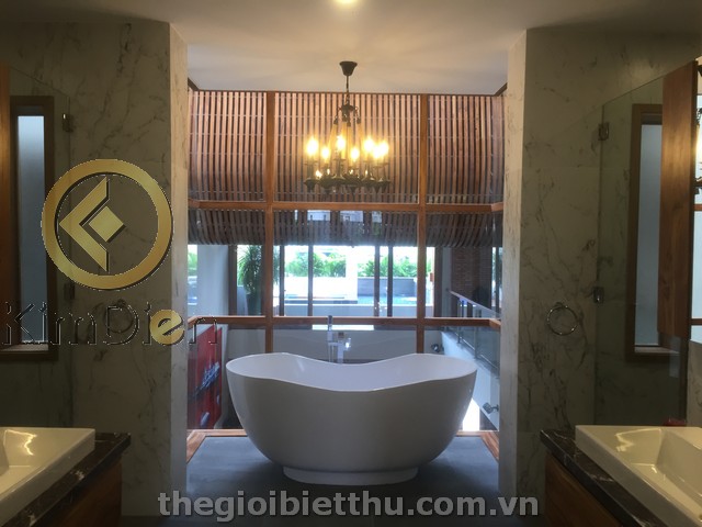 Long description image 1