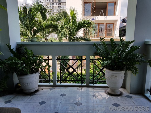 Long description image 1