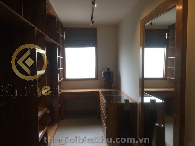 Long description image 1