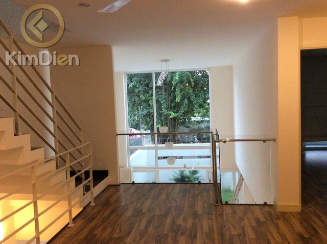 Long description image 1