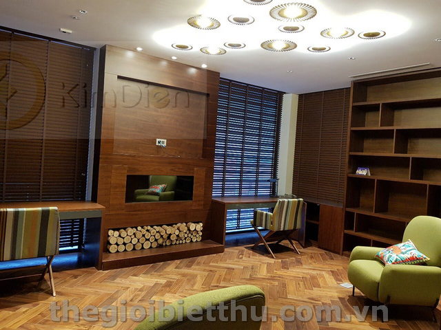 Long description image 1