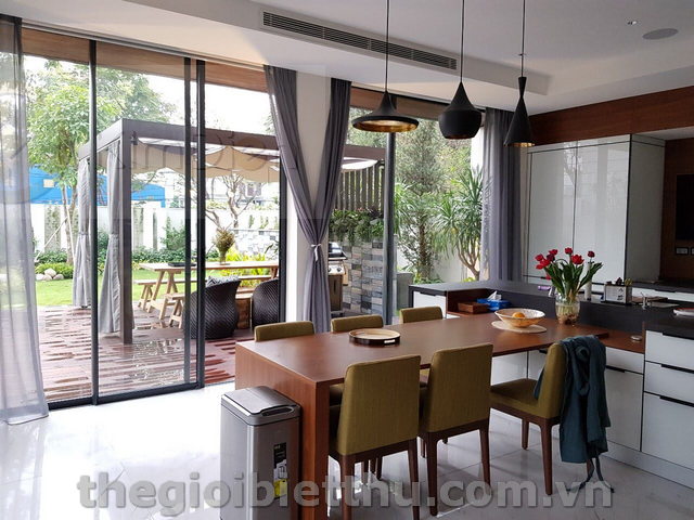 Long description image 1