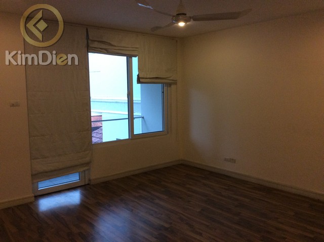 Long description image 1