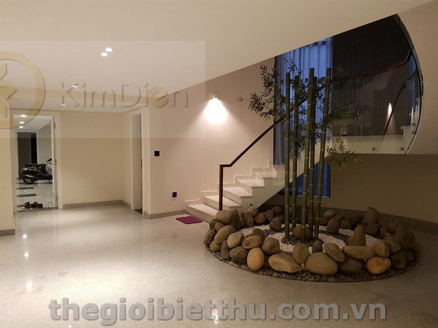 Long description image 1