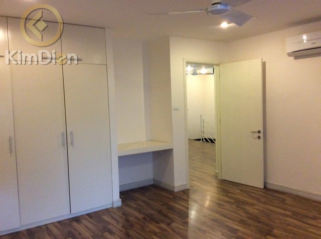 Long description image 1