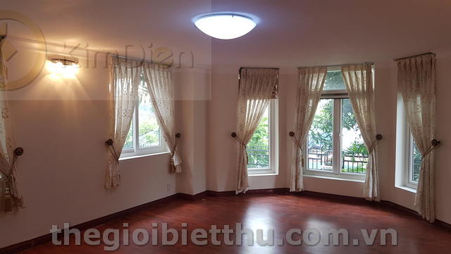 Long description image 1