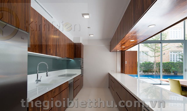 Long description image 1