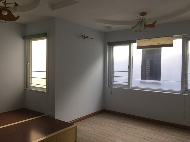 Long description image 1