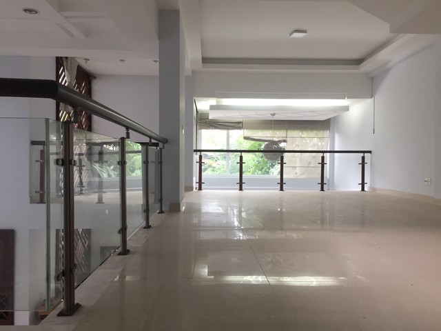 Long description image 1