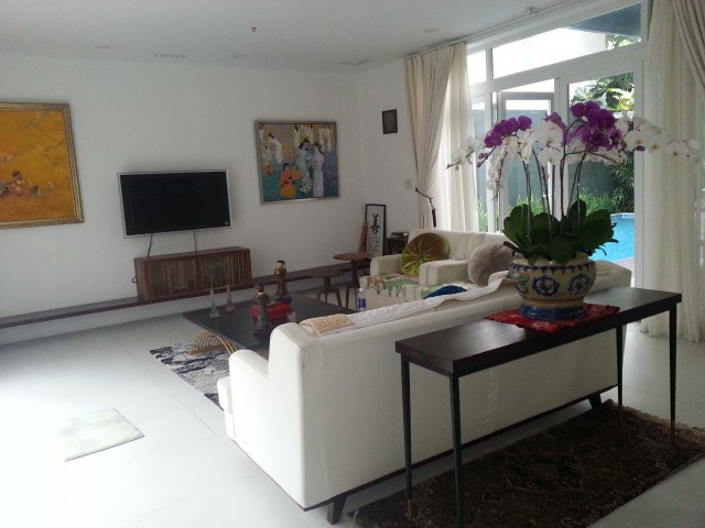 Long description image 1