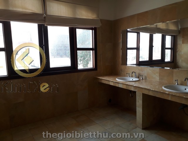 Long description image 1