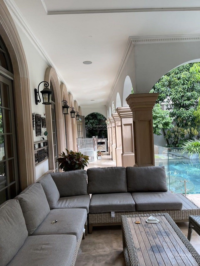 Long description image 1