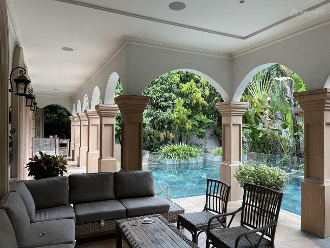 Long description image 1