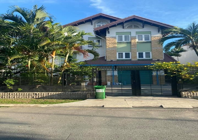 Long description image 1