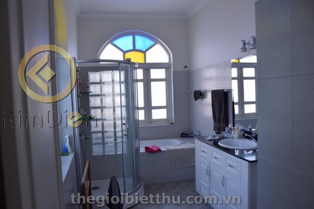 Long description image 1