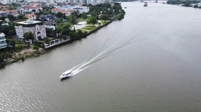 Long description image 1