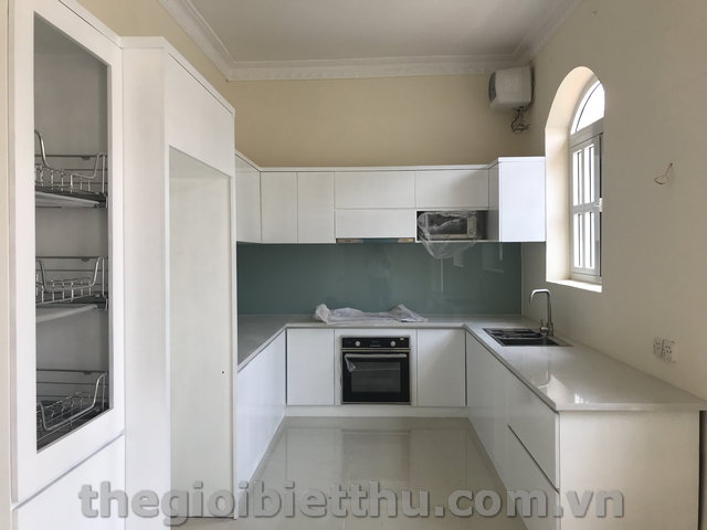 Long description image 1