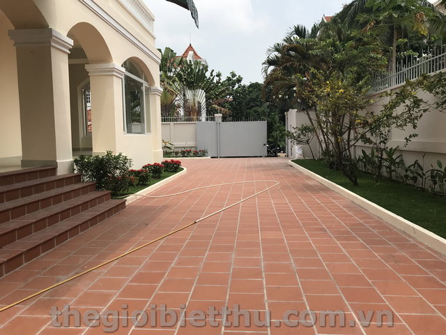 Long description image 1