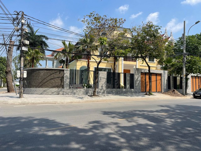 Long description image 1