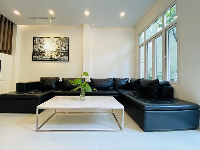 Long description image 1