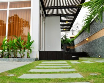 Long description image 1