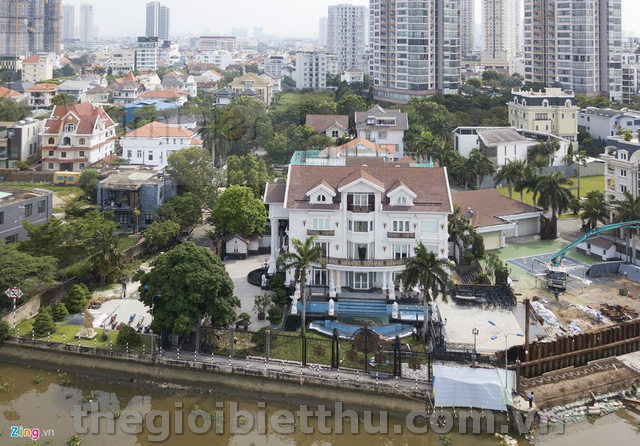 Long description image 1