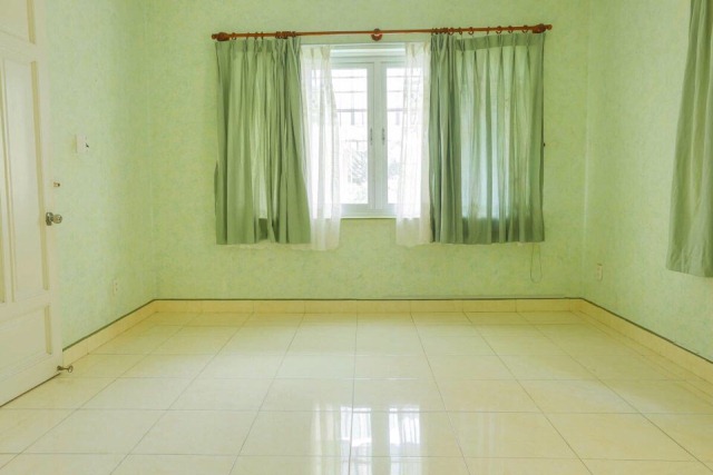 Long description image 1