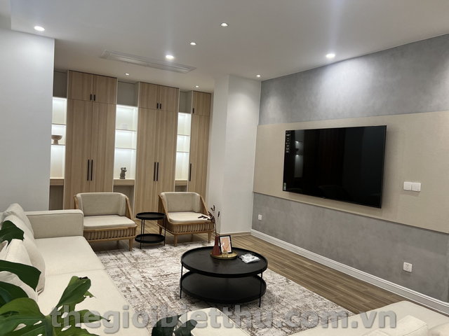 Long description image 1