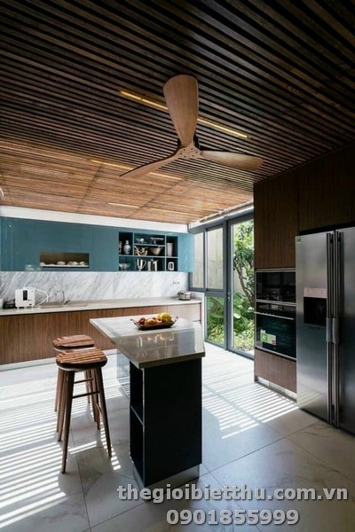 Long description image 1