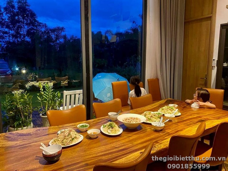 Long description image 1