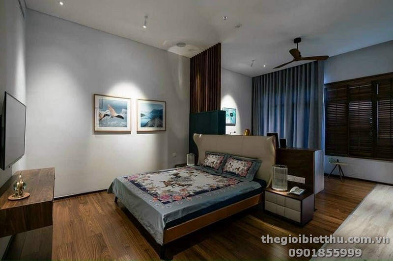 Long description image 1