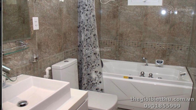 Long description image 1