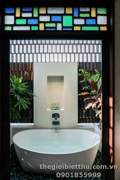 Long description image 1