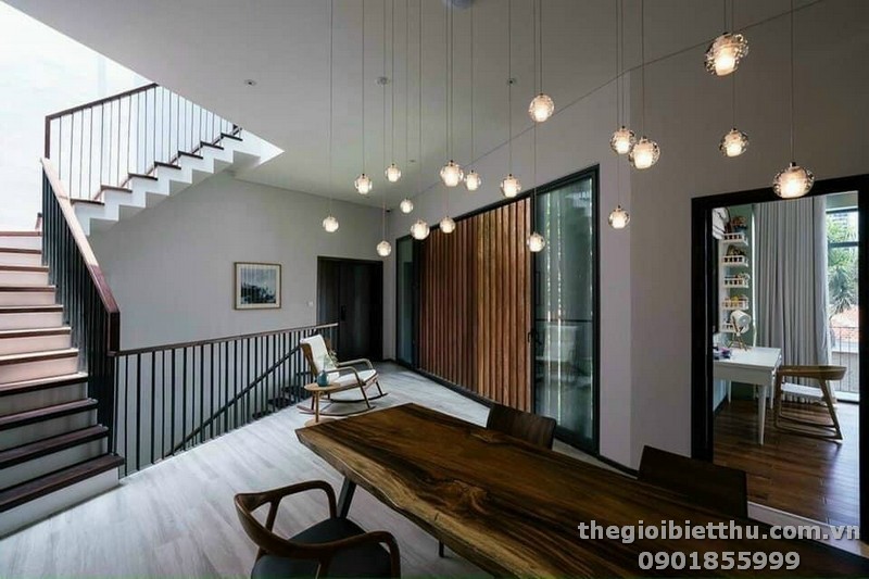 Long description image 1