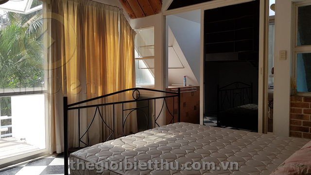 Long description image 1